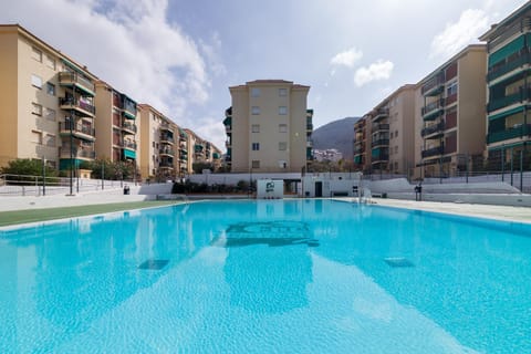 Property building, Day, Mountain view, Pool view, Swimming pool