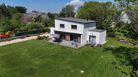 Property building, Garden