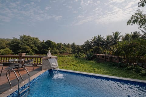 Restaurant/places to eat, Natural landscape, Garden, Garden view, Pool view, Swimming pool, Entertainment, Breakfast, children, young children, Family, sunbed