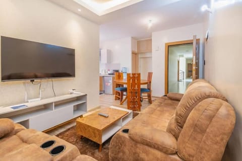 Communal lounge/ TV room, TV and multimedia, Dining area