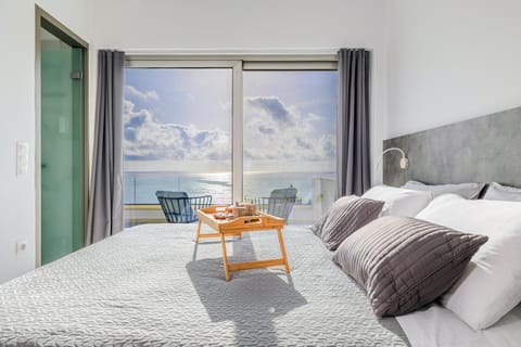 Bed, Natural landscape, View (from property/room), Balcony/Terrace, Bedroom