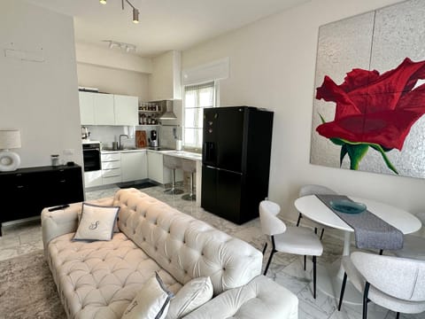 Kitchen or kitchenette, Living room, Dining area, stove