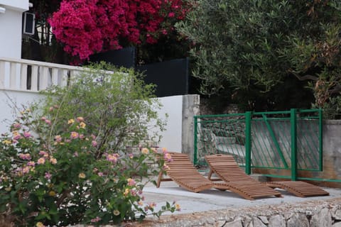 Beachfront apartments Dida - Seget Vranjica Apartment in Šibenik-Knin County, Croatia