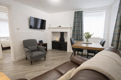 TV and multimedia, Living room, Dining area