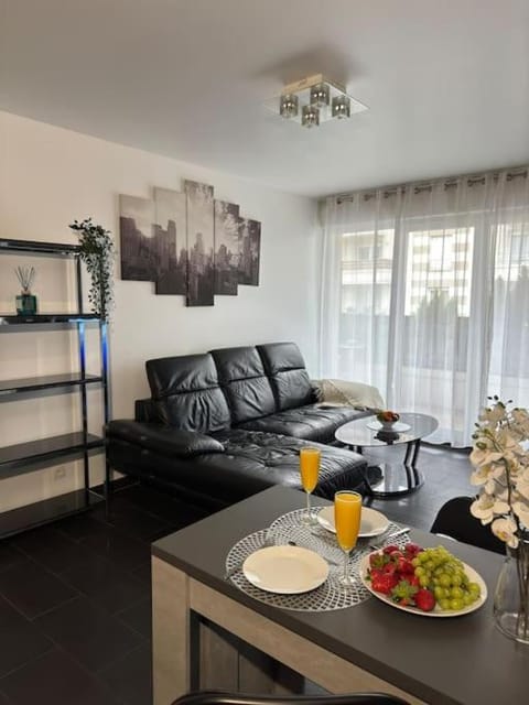 Appartement VILLA NOVA proche de Paris-Stade de France Apartment in Drancy