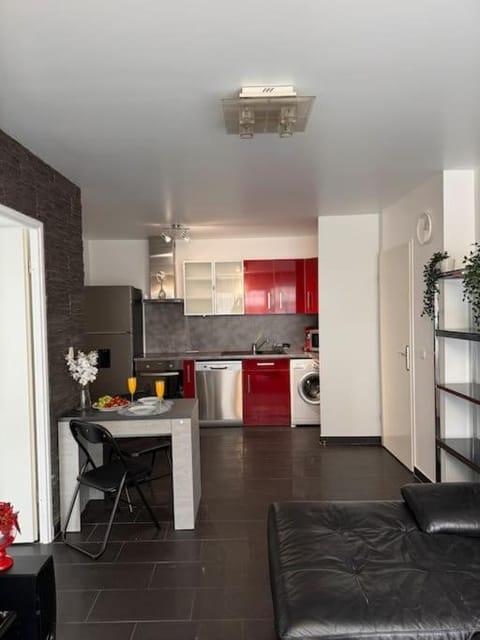 Appartement VILLA NOVA proche de Paris-Stade de France Apartment in Drancy