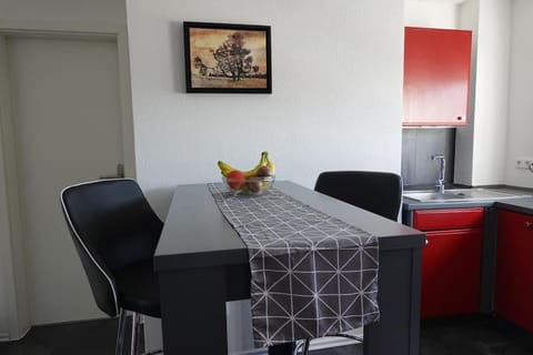 Kitchen or kitchenette, kitchen, kitchen