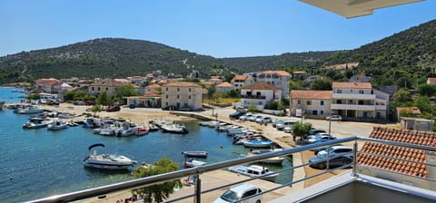 Day, Neighbourhood, Mountain view, Sea view