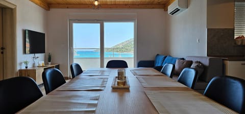 Living room, Dining area, Sea view