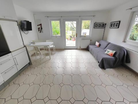 TV and multimedia, Kitchen or kitchenette, Living room, Seating area