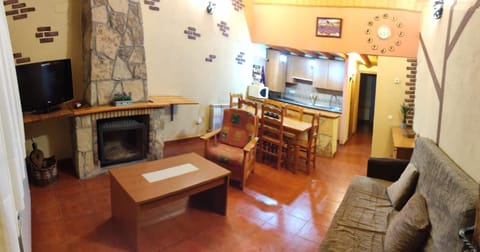 Communal lounge/ TV room, TV and multimedia, Living room, Dining area
