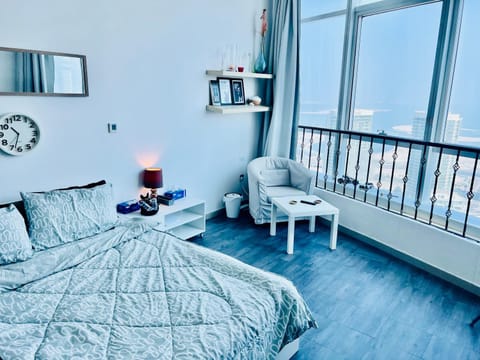 Panoramic Sea View Studio Apartment in Abu Dhabi