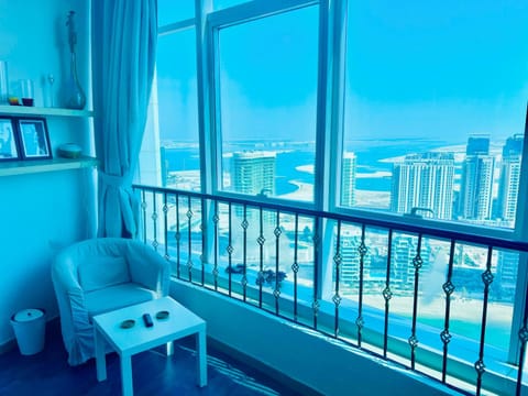 Panoramic Sea View Studio Apartment in Abu Dhabi