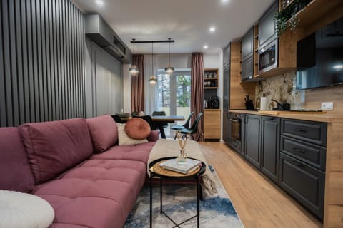 TV and multimedia, Kitchen or kitchenette, Living room