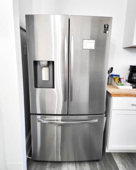 Coaster Heaven, Mins to CP & SF, King/WD/Pet OK Apartment in Sandusky