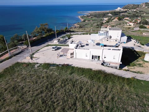 Sea view, Street view