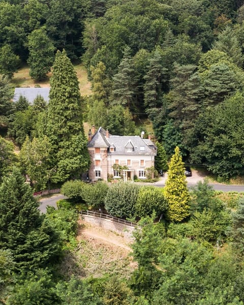 Property building, Day, Natural landscape, Bird's eye view, Mountain view, Area and facilities