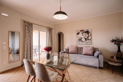 Living room, Photo of the whole room, Seating area, Dining area