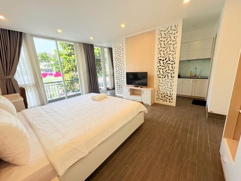 Communal lounge/ TV room, Bed, Balcony/Terrace, Kitchen or kitchenette, Photo of the whole room, Bedroom