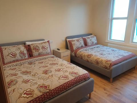 Bed, TV and multimedia, Bedroom, Garden view, heating, safe, safe, wardrobe