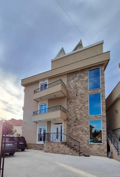 Property building, Off site, Parking