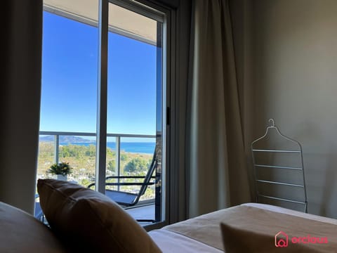 Bed, View (from property/room), Balcony/Terrace, Bedroom, Sea view