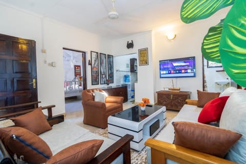 Communal lounge/ TV room, Living room, Seating area