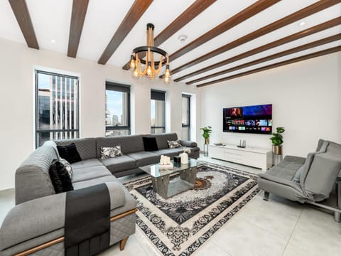 Communal lounge/ TV room, Living room, Seating area, Evening entertainment