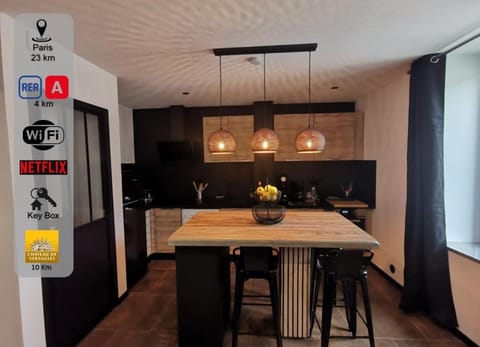 Communal lounge/ TV room, Kitchen or kitchenette, Living room, Dining area