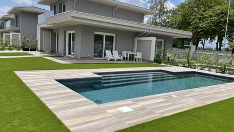 Property building, Garden, Garden view, Pool view, Swimming pool, sunbed