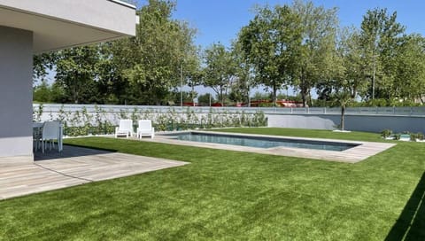 Day, Garden, Garden view, Pool view, Swimming pool, sunbed