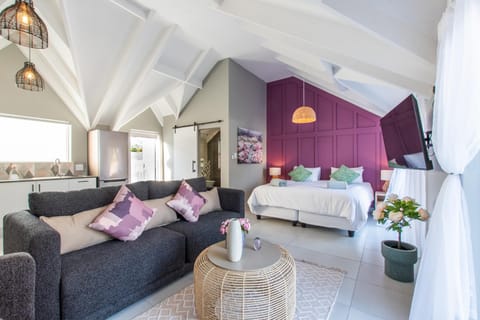 Seating area, Bedroom