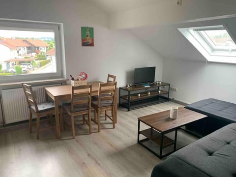 Communal lounge/ TV room, TV and multimedia, Living room, Seating area, Dining area, Evening entertainment