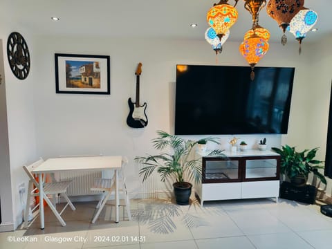 Communal lounge/ TV room, TV and multimedia