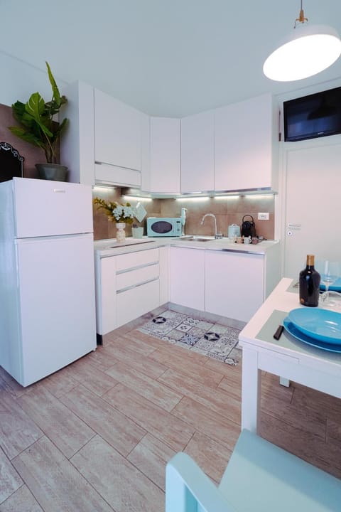 Kitchen or kitchenette, Dining area, dishwasher, minibar, oven, pet friendly, stove, kitchen