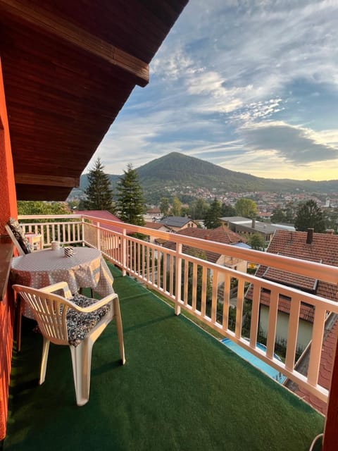Natural landscape, View (from property/room), Balcony/Terrace, City view
