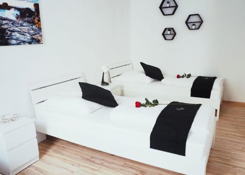 Bed, Seating area, Bedroom