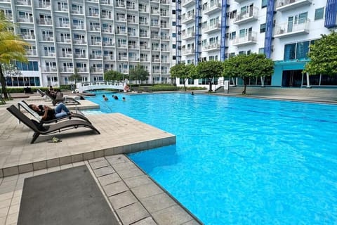 Property building, Pool view, Swimming pool