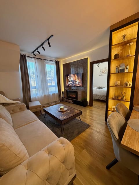 Communal lounge/ TV room, TV and multimedia, Living room, Seating area, Evening entertainment