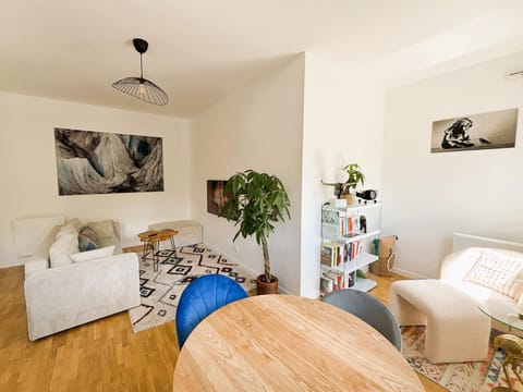Library, TV and multimedia, Living room