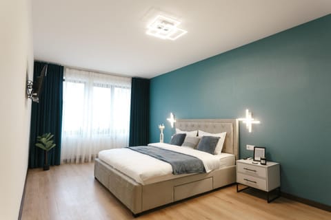 Photo of the whole room, Bedroom
