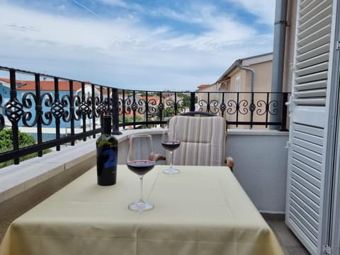 Balcony/Terrace, Seating area, Quiet street view