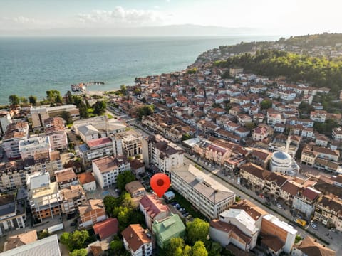 Bird's eye view, City view, Location