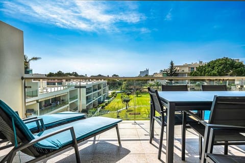 View (from property/room), Balcony/Terrace, Seating area