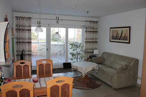 Haus Ingrid Pietsch GM 69670 Apartment in Graal-Müritz