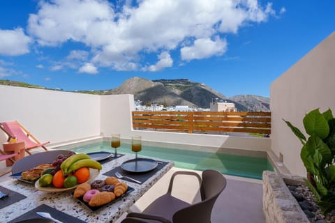 Balcony/Terrace, Pool view, sunbed