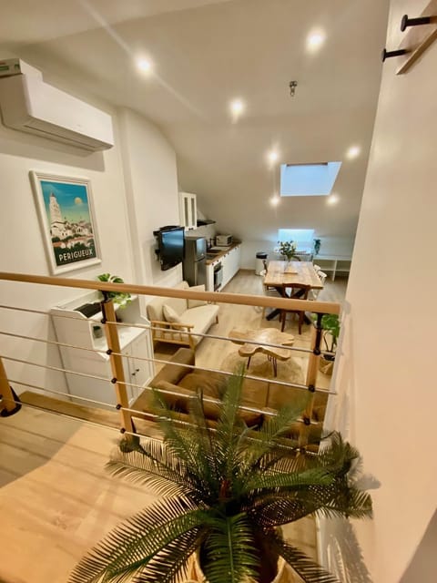 Living room, Dining area, air conditioner
