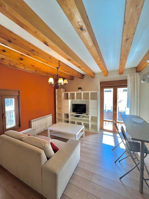 Communal lounge/ TV room, Living room, Seating area