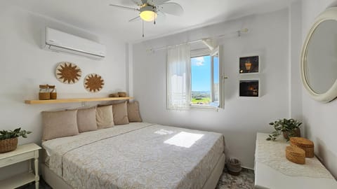 Bed, Bedroom, air conditioner