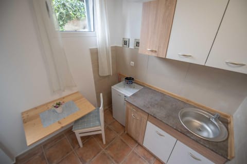 Minute to the SEA - Vacation Home Apartment in Dobrota